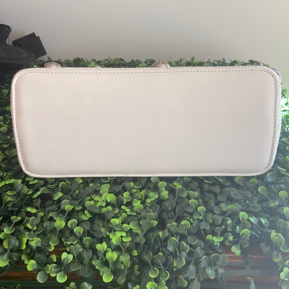 Olga Berg White Clutch with Silver Accents - Picture 2 of 4
